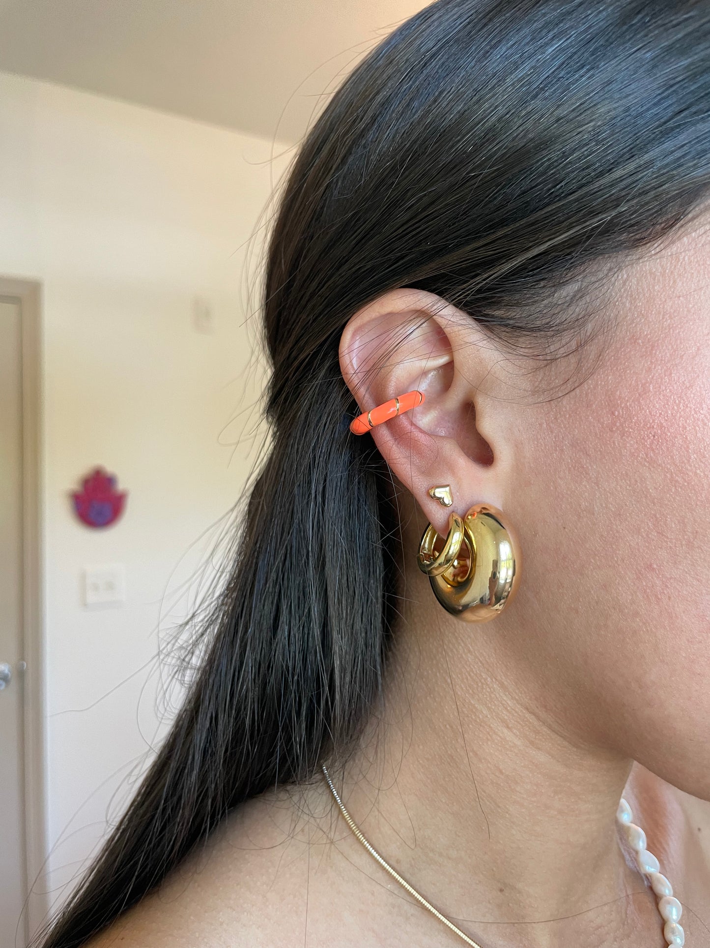 Ear cuff de color