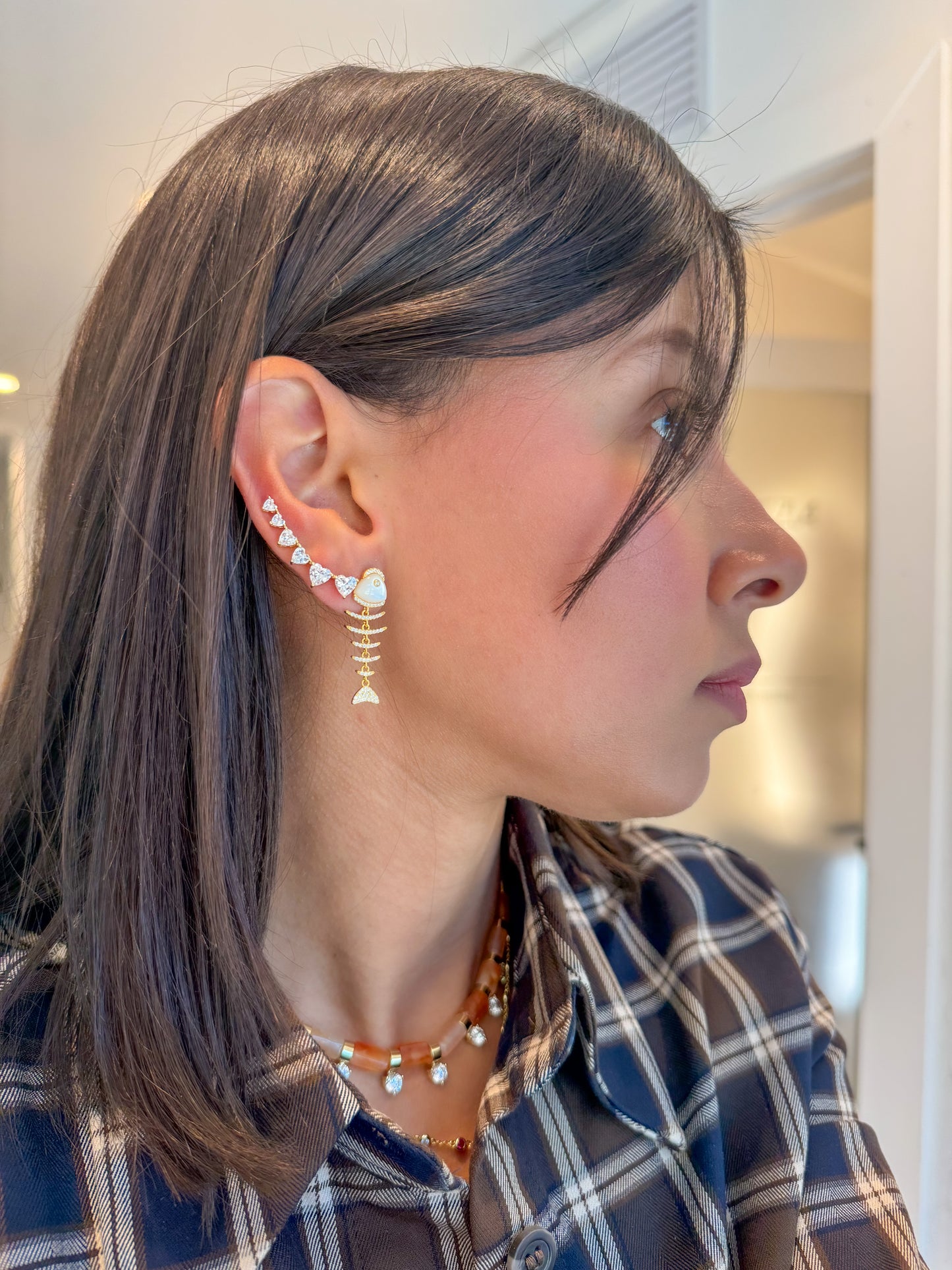 FISH MOTHER OF PEARL DROP EARRINGS (PRE-ORDEN)
