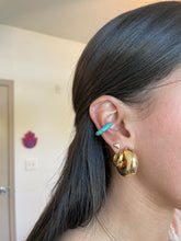 Load image into Gallery viewer, Ear cuff de color

